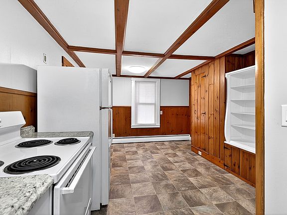 3rd image of 32 Patterson St APT 3