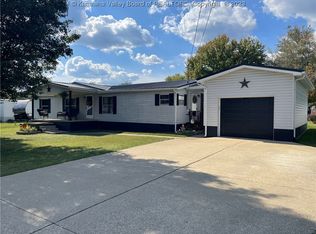 67 Mona St, Buffalo, WV 25033