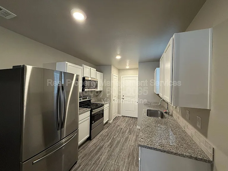 7541 33rd St — Photo 3