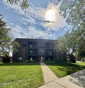 2635 Gateway Ave APT 11, Bismarck, ND, 58503
