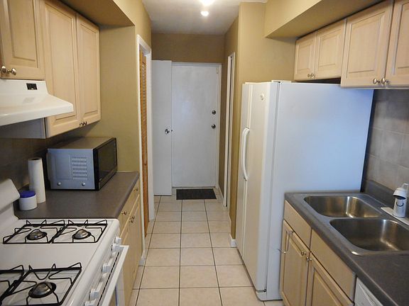 5th image of 312 Lincoln Ct Unit B