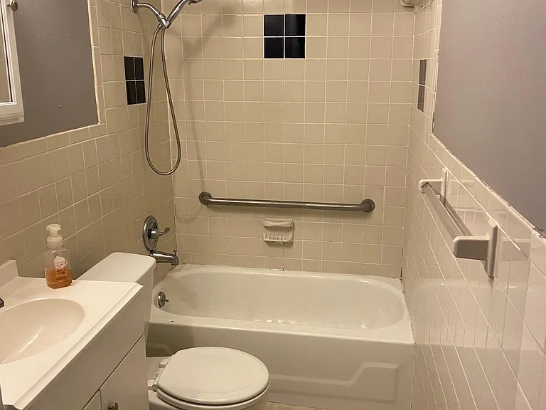 722 Hart Ave — Photo 8