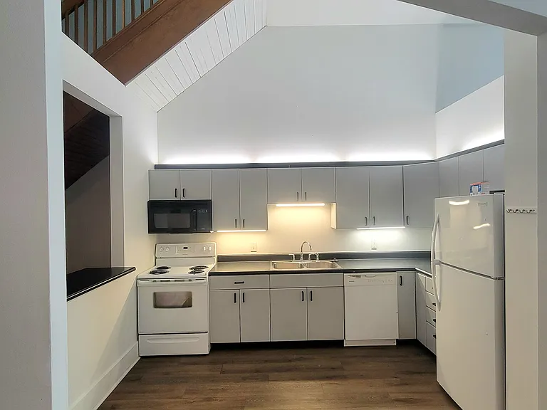 122 N 3rd St #230 — Photo 5