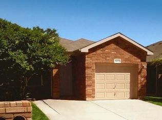 922 Walnut St, Burleson, TX 76028