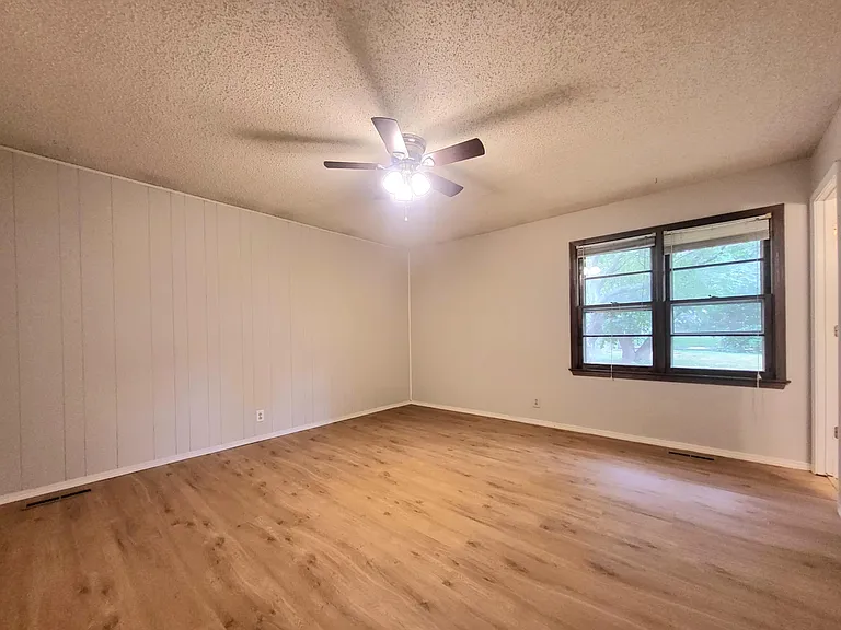 3232 S Roanoke Ave — Photo 13