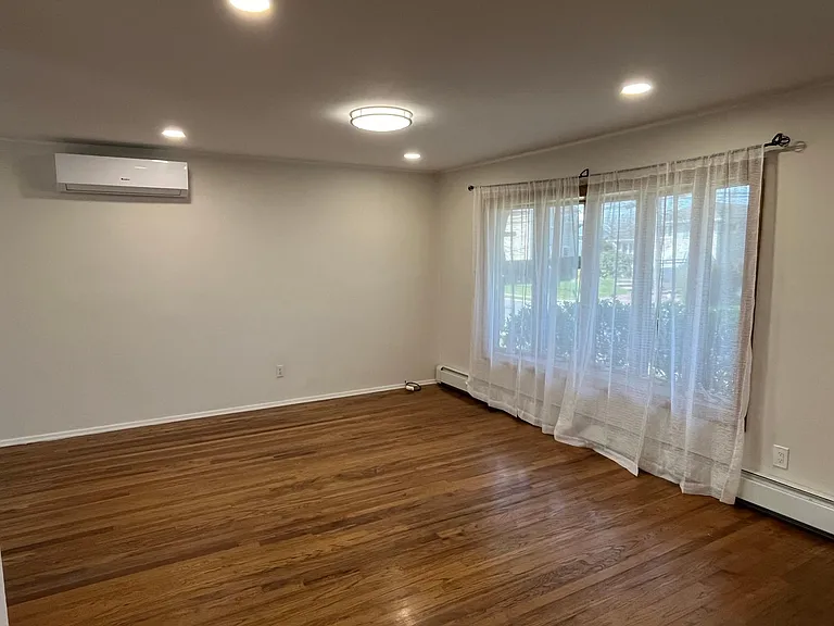 21 Westmoreland Dr — Photo 8