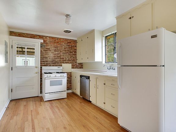 5th image of 750 Forest St