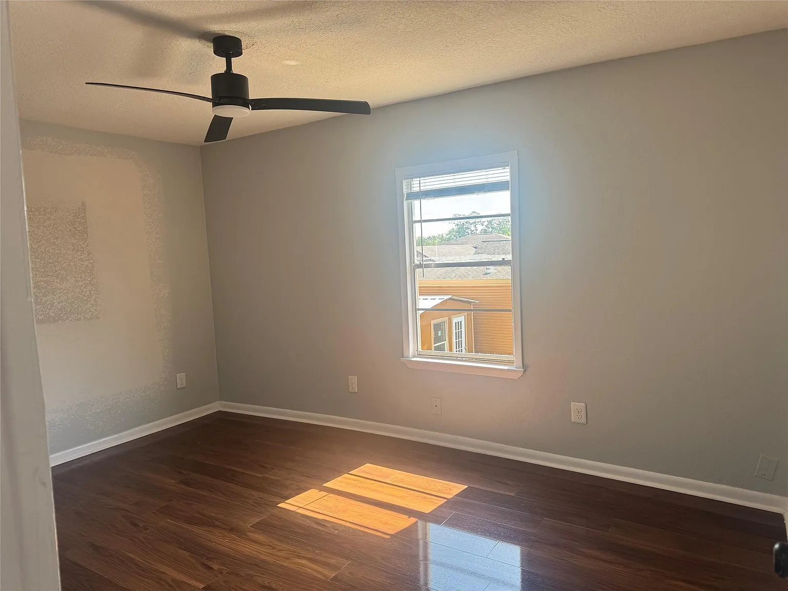 2 bed, 1.0 bath, $1,500 — Photo 4