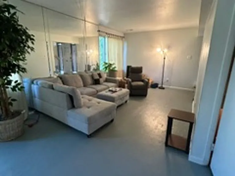 10125 Campus Way S — Photo 4