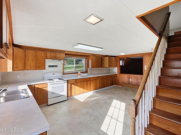 3rd image of 306 Laval Hts