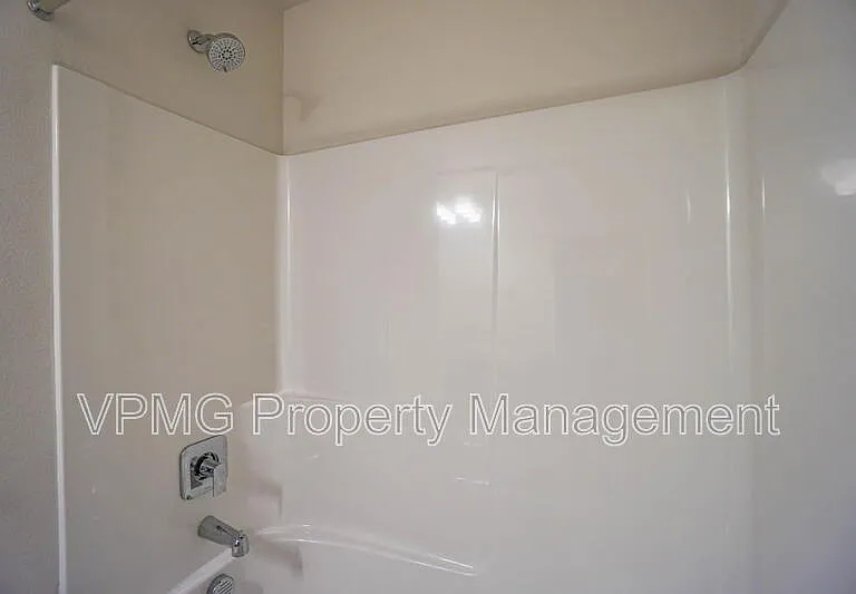 6921 NE 16th Ave — Photo 24