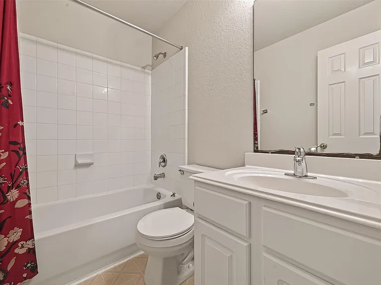 13915 Maleewan Ln — Photo 30