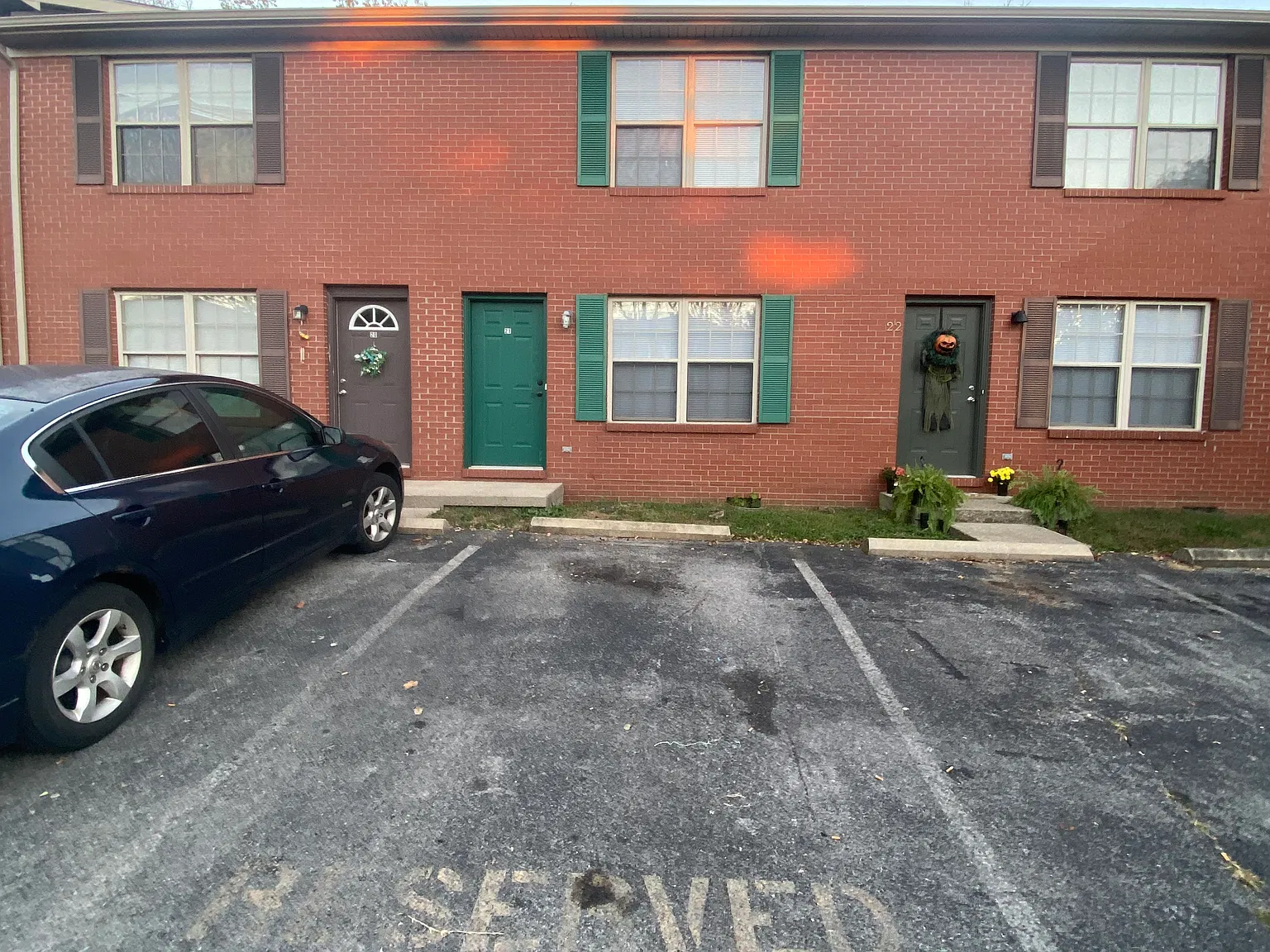 2 bed, 1.5 bath, 860 sqft, $1,375 — Photo 2
