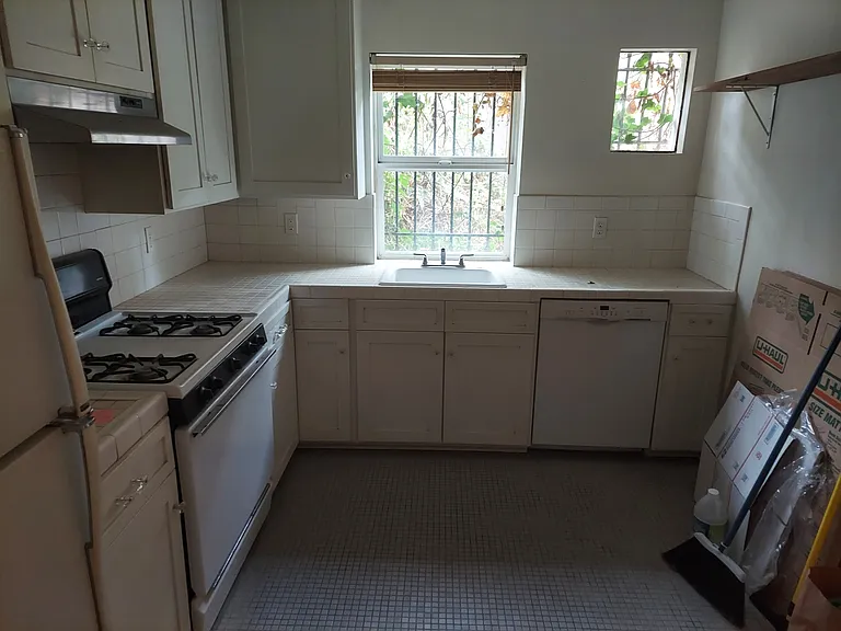 317 E Thomas St #7 — Photo 10