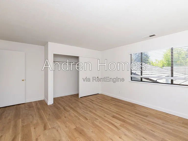 713 Frederick St — Photo 5