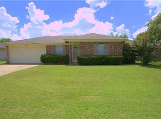 1509 Raintree Ln, Cleburne, TX 76033