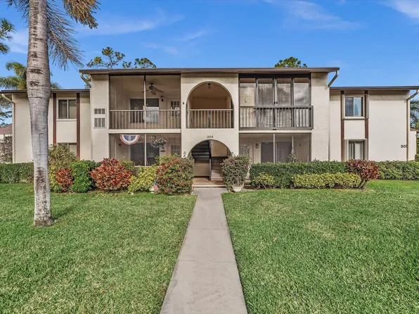 305 Knotty Pine Circle #A2, Greenacres, FL 33463