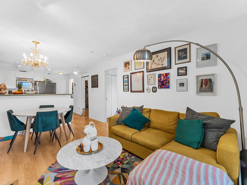 1st image of 868 Kingsway #307
