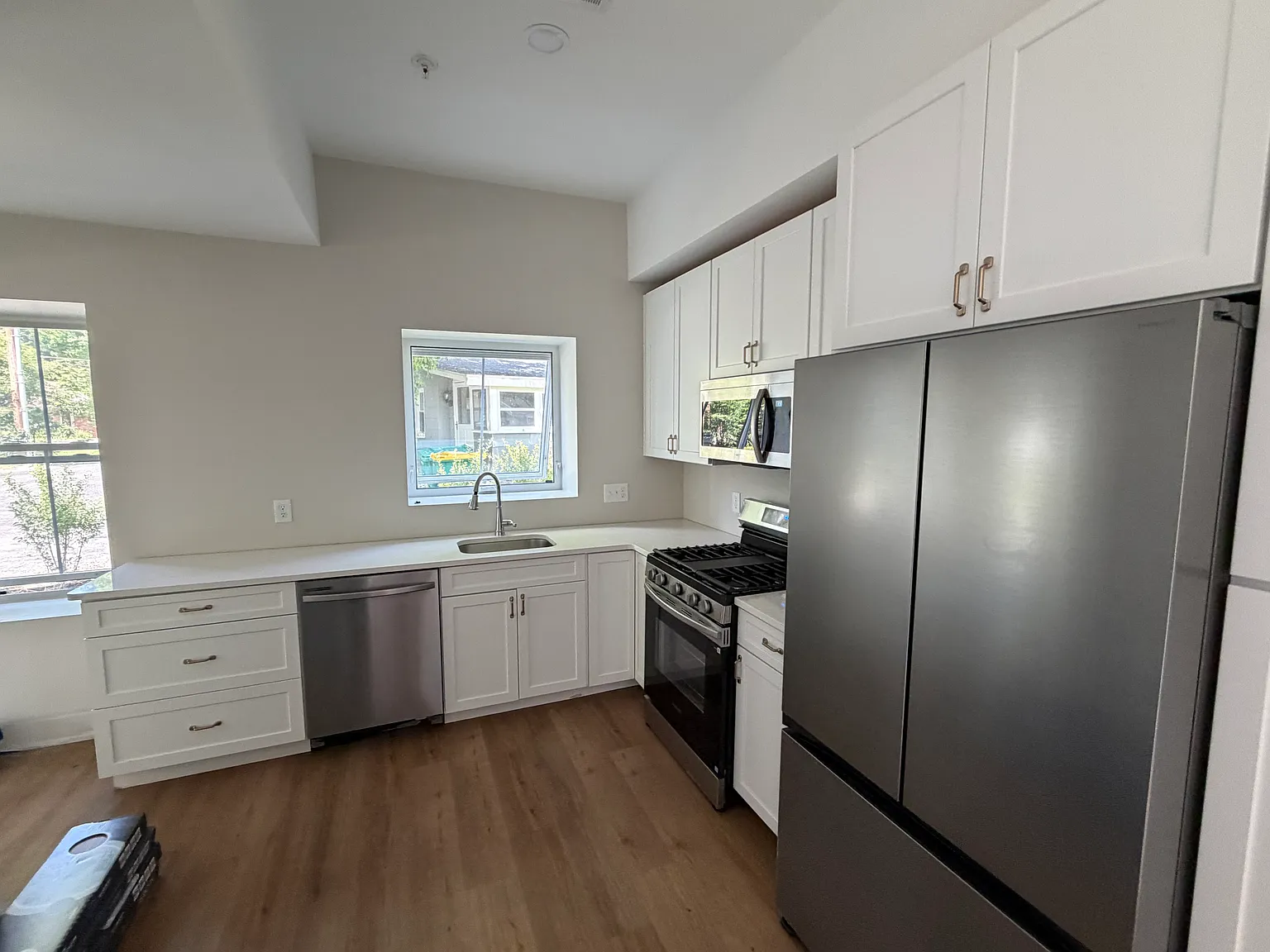2 bed, 2.5 bath, 1280 sqft, $2,500 — Photo 3