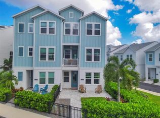2353 Lindstrom St, Sarasota, FL 34237