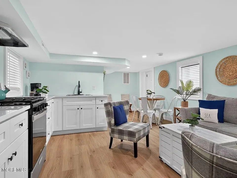 32 Franklin Ave #2