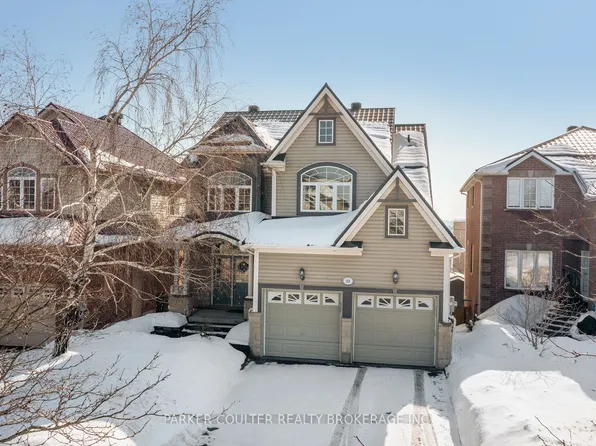 23 Sovereigns Gate, Barrie, ON L4N 0K7