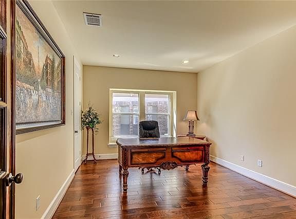 5th image of 6040 Garden Gate Dr