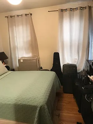 Rented by Chartwell Manhattan Realty | media 3