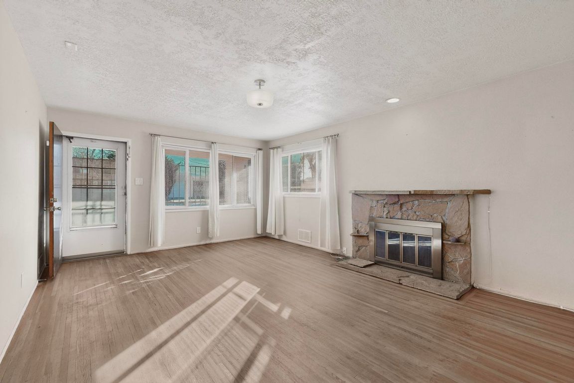 next background image