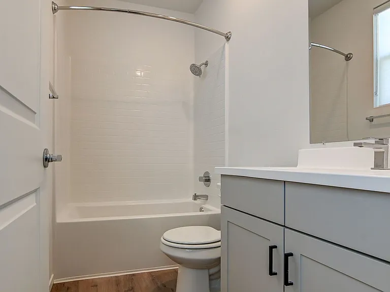 2040 N Highland Ave — Photo 18