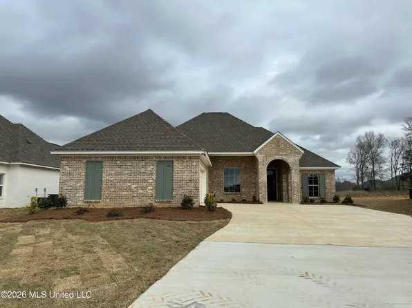 404 Aurora Cir, Canton, MS 39046
