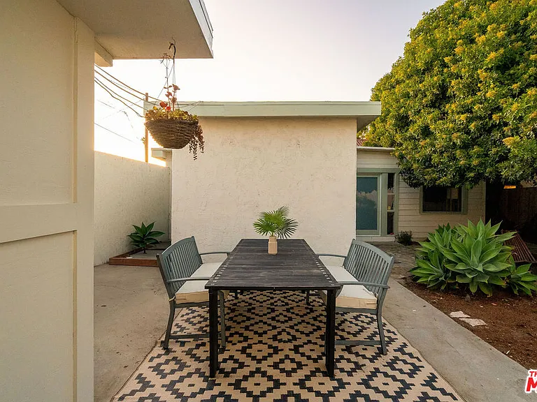 818 Palms Blvd — Photo 59