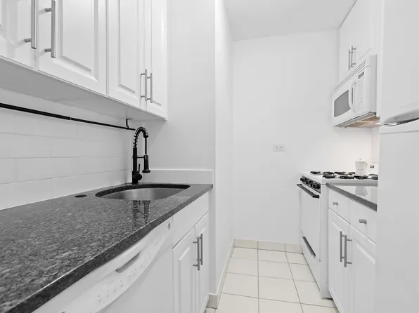 310 East 46th Street image 4 of 9