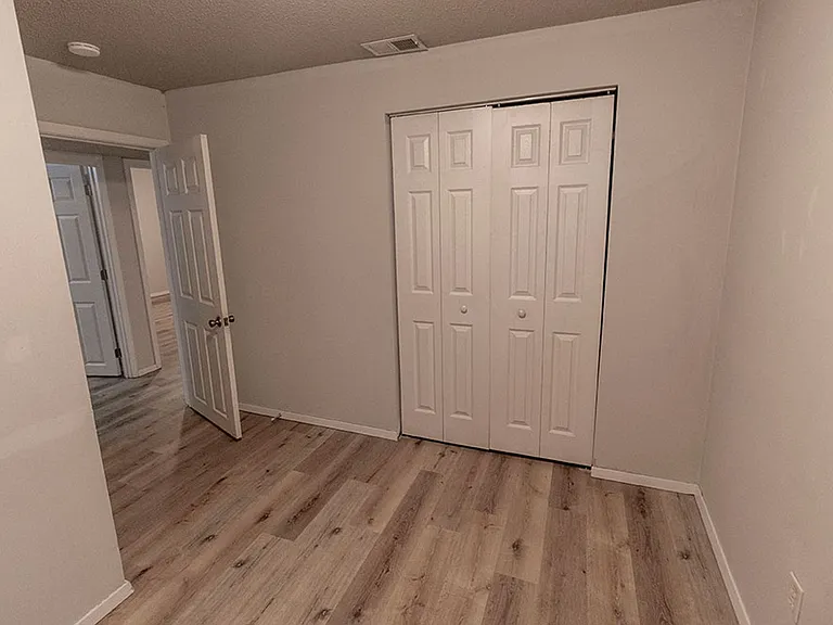 216 Wheaton Ct — Photo 29