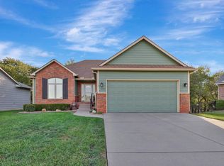 2753 E Old Spring Cir, Derby, KS 67037