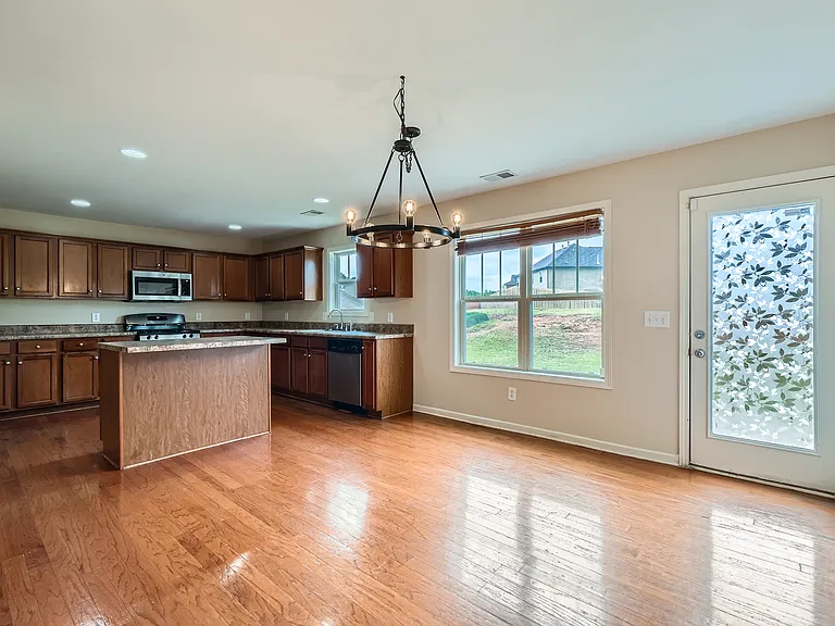 1071 McDuffie Cir — Photo 12