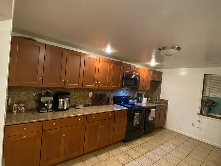 1006 Bradish St — Photo 5