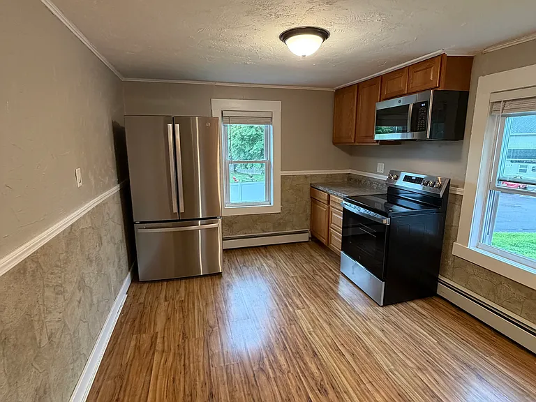 113 Main St #B — Photo 3