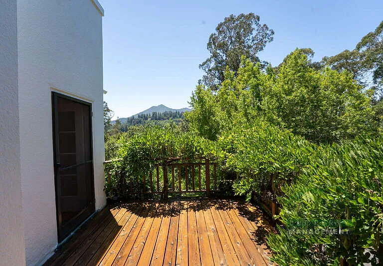 2 Ahrens Ln — Photo 26