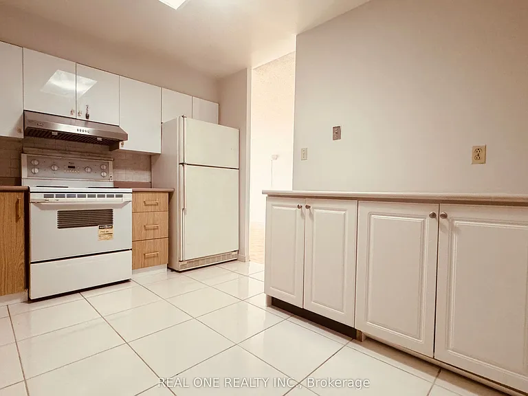 75 Bamburgh Cir #1723 — Photo 11