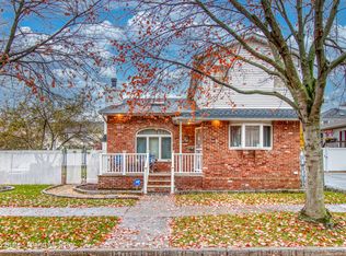 382 Manhattan St, Staten Island, NY 10307