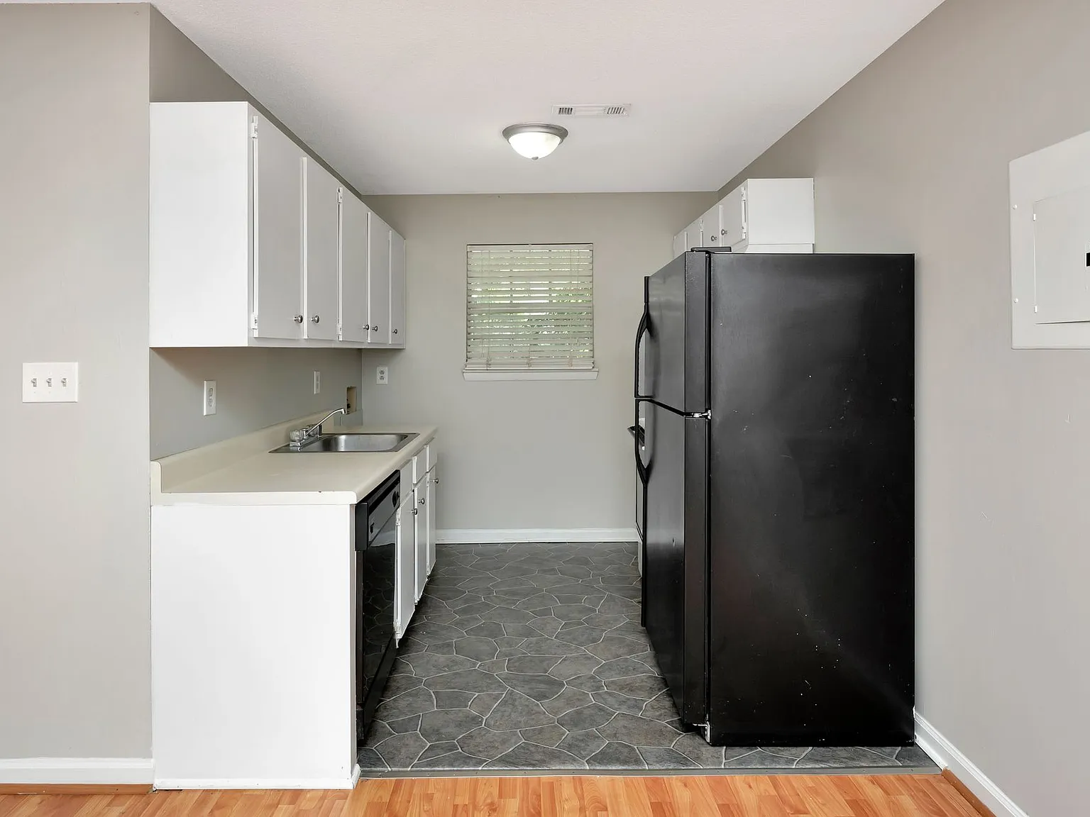 Mill House — Photo 1