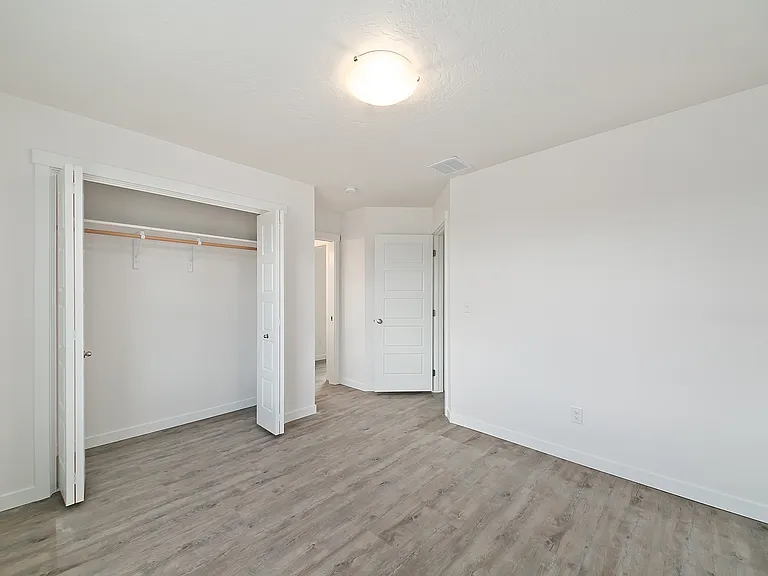 1326 N Meridian Rd — Photo 25