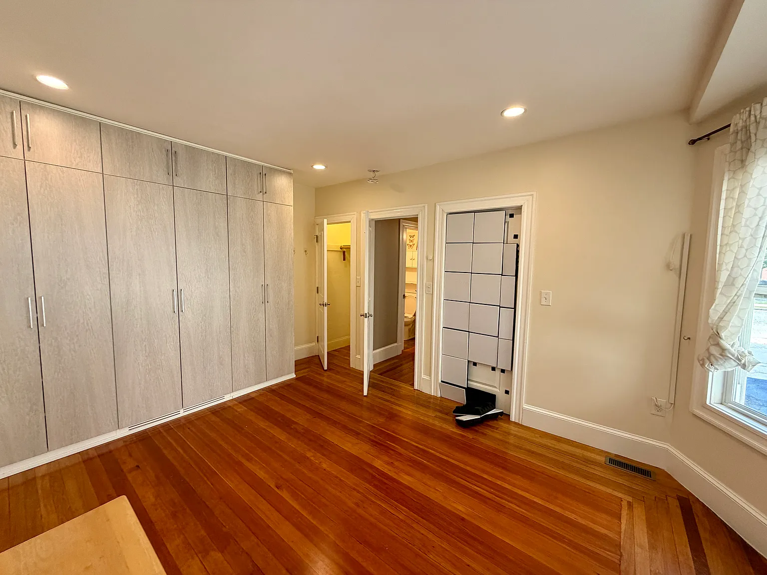 201 College Ave — Photo 4