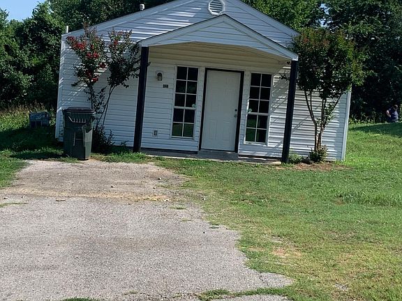 4th image of 1123 E James Ave