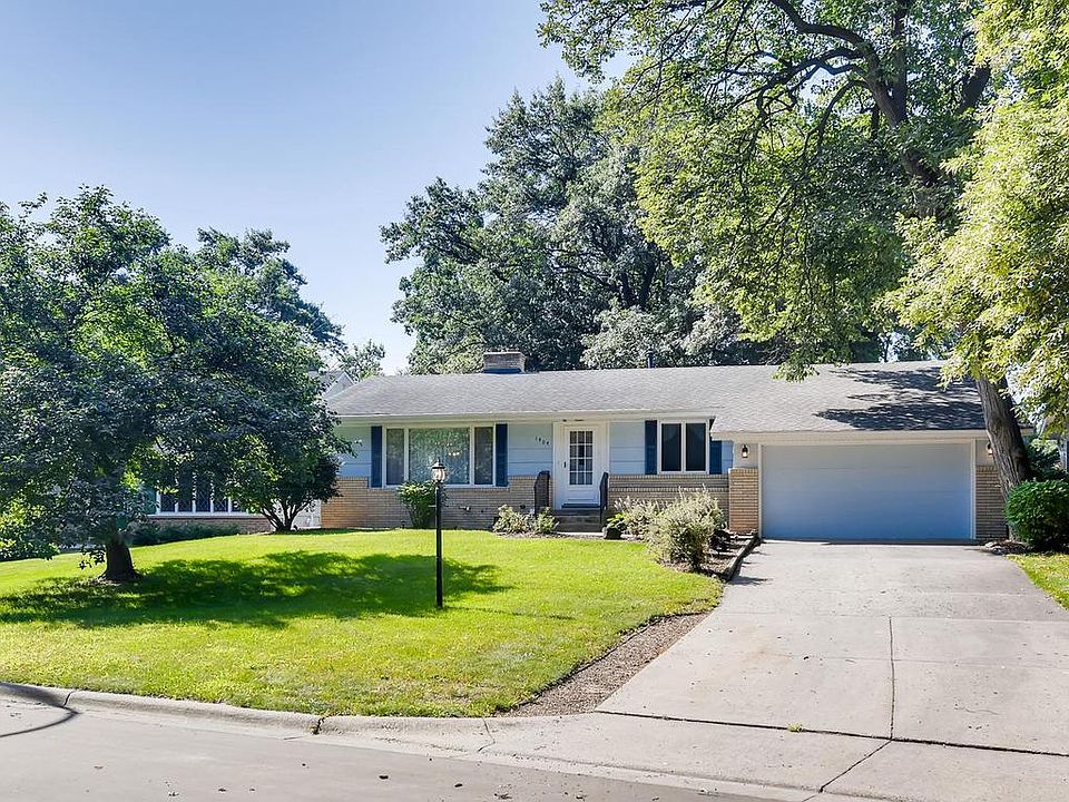 1st image of 1404 Lake Shore Dr