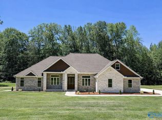 273 Goosepond Island Dr, Scottsboro, AL 35769