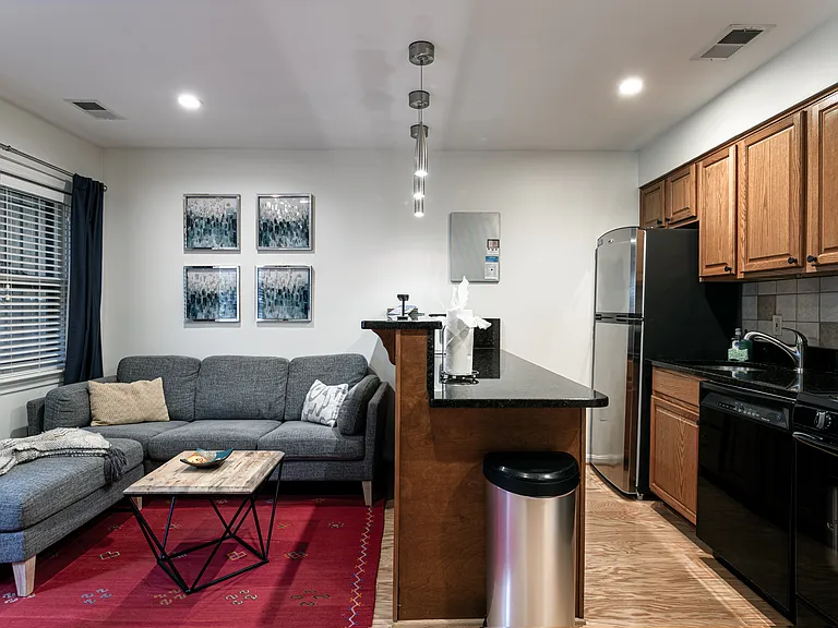 1643 Park Rd NW #2 — Photo 5