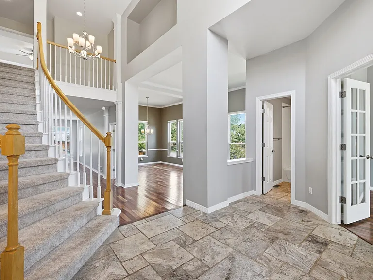 10505 White Pine Dr — Photo 3