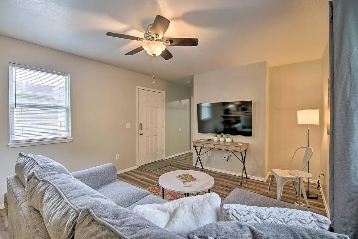 2 bed, 1.5 bath, 893 sqft, $1,850 — Photo 4